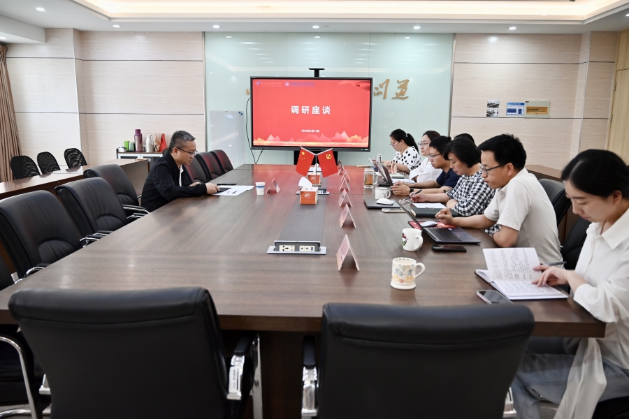 公司党委书记李雄威赴英国正版365官方网站开展调研座谈